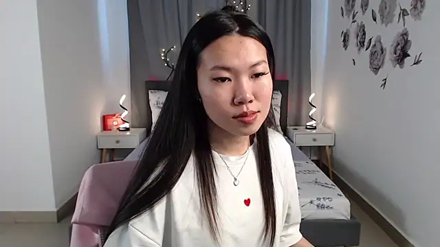 Snapshot of LunaPurrr chatting on September 2025 11:26:02 PM LunaPurrr online show from September 2025 11:26:02 PM