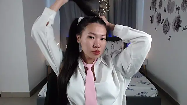 Snapshot of LunaPurrr chatting on September 2025 11:15:02 PM LunaPurrr online show from September 2025 11:15:02 PM