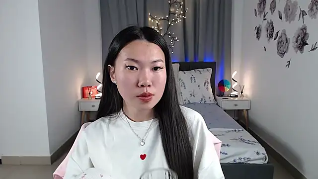 Snapshot of LunaPurrr chatting on September 2025 01:21:01 PM LunaPurrr online show from September 2025 01:21:01 PM