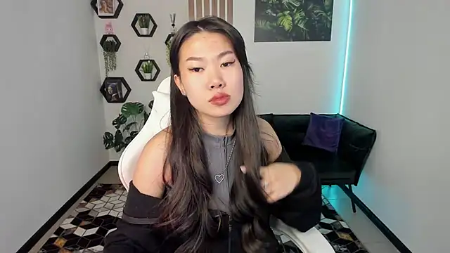 LunaPurrr online show from November 2025 11:18:01 PM