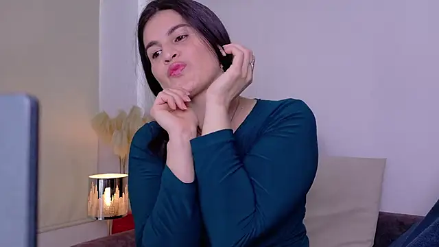 lizdevine online show from September 2025 03:04:02 PM