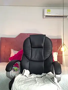 Velveet x online show from December 2025 11:48:01 AM