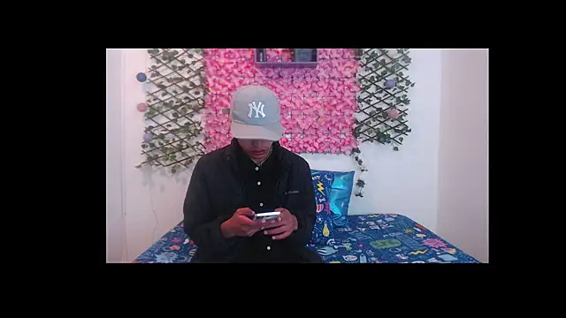 Snapshot of iam_lukas__ chatting on September 2025 11:45:01 AM iam lukas online show from September 2025 11:45:01 AM