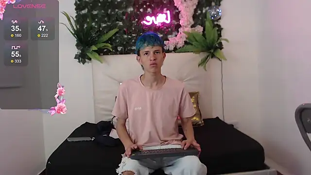 Snapshot of iam_lukas__ chatting on October 2025 01:56:01 AM iam lukas online show from October 2025 01:56:01 AM