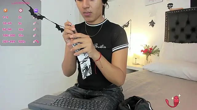 Snapshot of ScarlettVell chatting on October 2025 07:02:01 PM ScarlettVell online show from October 2025 07:02:01 PM