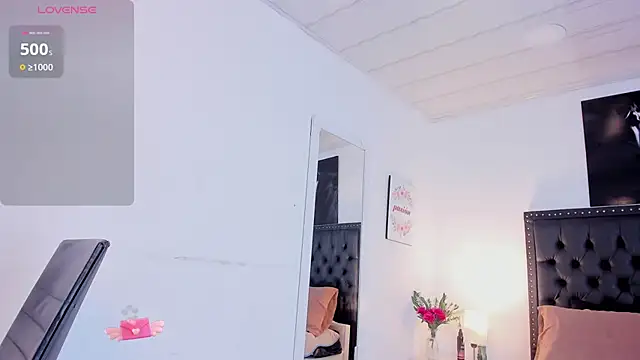 Snapshot of ScarlettVell chatting on November 2025 06:23:02 AM ScarlettVell online show from November 2025 06:23:02 AM