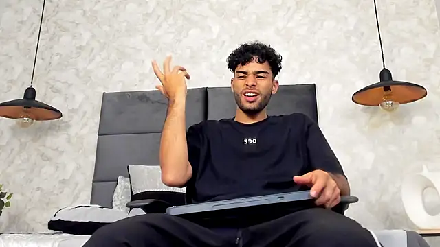 Snapshot of RaphaelDufort chatting on October 2025 11:49:02 PM RaphaelDufort online show from October 2025 11:49:02 PM