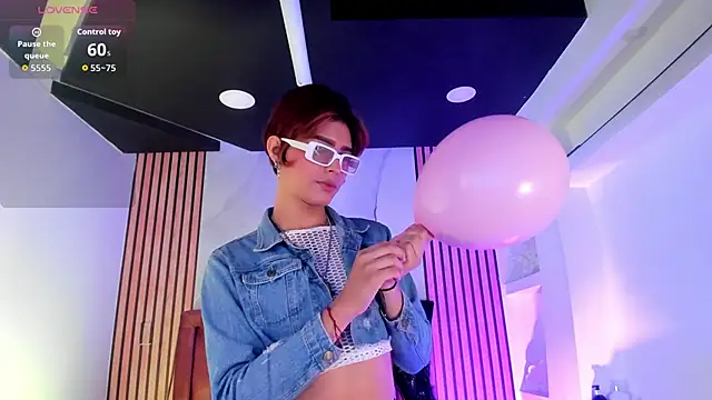 Snapshot of DannysaStar chatting on September 2025 08:20:02 PM DannysaStar online show from September 2025 08:20:02 PM