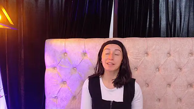 Ginevra esposito online show from July 2026 07:07:01 PM