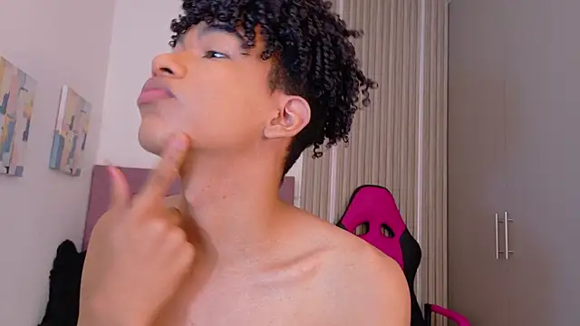 Snapshot of Ivone_Rose_ chatting on October 2025 12:29:01 PM Ivone Rose online show from October 2025 12:29:01 PM