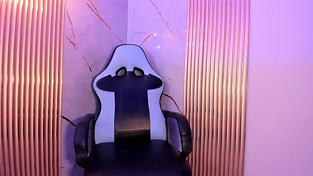 Snapshot of Ivone_Rose_ chatting on November 2025 12:27:02 PM Ivone Rose online show from November 2025 12:27:02 PM