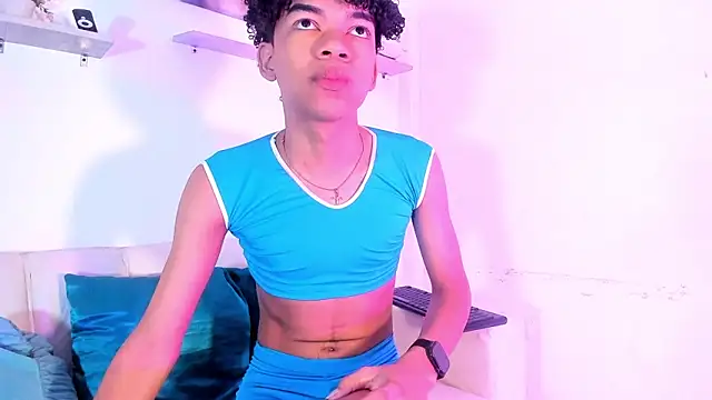 Snapshot of Ivone_Rose_ chatting on December 2025 12:14:01 PM Ivone Rose online show from December 2025 12:14:01 PM