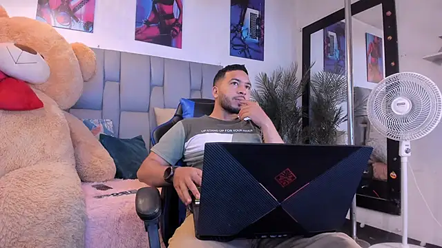 Snapshot of Edahi1386 chatting on September 2025 11:26:01 PM Edahi1386 online show from September 2025 11:26:01 PM