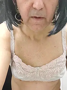 Emily de Carla online show from November 2025 07:29:02 AM