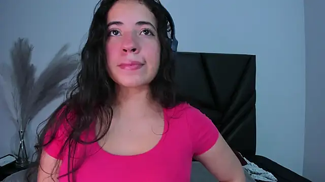 Nicol Chang online show from September 2025 03:19:02 AM