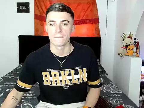 Snapshot of Ken_bigcock77 chatting on October 2025 09:15:02 PM Ken bigcock77 online show from October 2025 09:15:02 PM