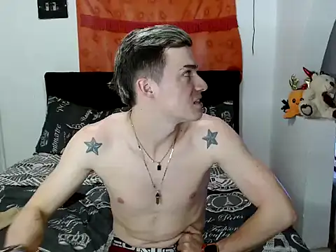 Snapshot of Ken_bigcock77 chatting on November 2025 05:18:02 AM Ken bigcock77 online show from November 2025 05:18:02 AM