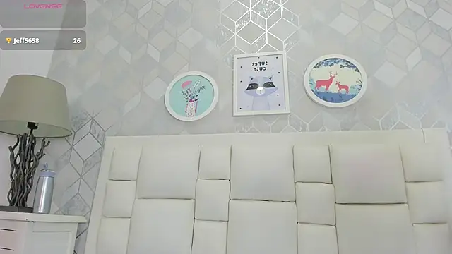 naia cox online show from April 2026 03:59:01 AM