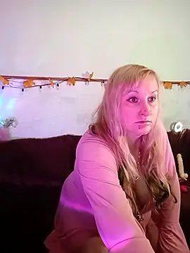 XHelenaX90 online show from November 2025 08:08:02 PM