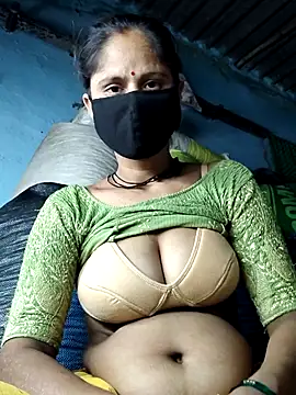 Hot-ilaiy online show from October 2025 10:18:02 PM