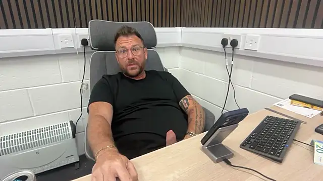 bilf1978 online show from June 2026 08:42:01 AM