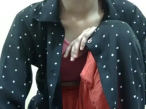 smallcuute online show from November 2025 09:39:01 PM