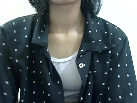 smallcuute online show from November 2025 01:20:02 AM