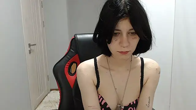 TinaQuiin online show from September 2025 08:04:01 AM