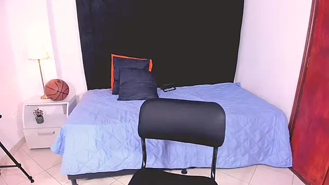 chrstian lewis1 online show from October 2025 11:08:02 AM