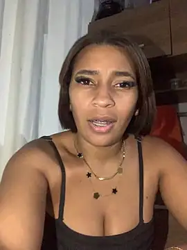 Crisschiavo online show from November 2025 01:48:01 AM