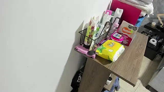 crystaldarliing online show from February 2026 04:03:02 PM