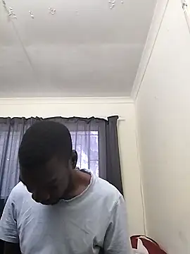 Snapshot of TmanZim2025 chatting on October 2025 03:52:01 PM TmanZim2025 online show from October 2025 03:52:01 PM