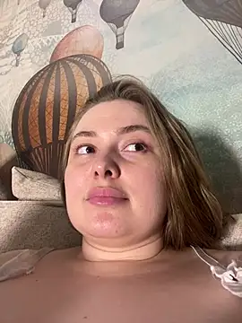 DeniMilkyyyyy online show from June 2026 05:04:01 PM