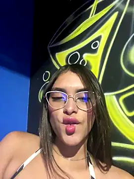 Hannacooper3 online show from December 2025 03:58:02 AM