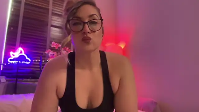 Snapshot of MistresssX chatting on June 2026 01:32:02 PM MistresssX online show from June 2026 01:32:02 PM