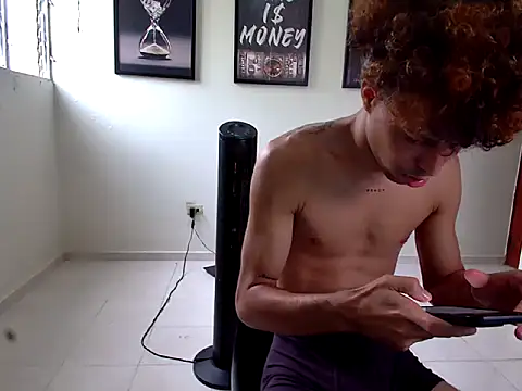 Dollarhot30 online show from February 2026 01:08:02 PM