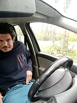 twitshe online show from November 2025 01:46:01 PM