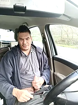 twitshe online show from November 2025 01:33:02 PM