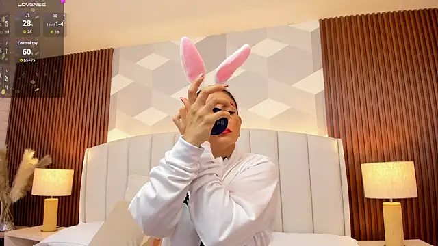 Snapshot of Mommy_Naughty chatting on November 2025 11:22:02 AM Mommy Naughty online show from November 2025 11:22:02 AM