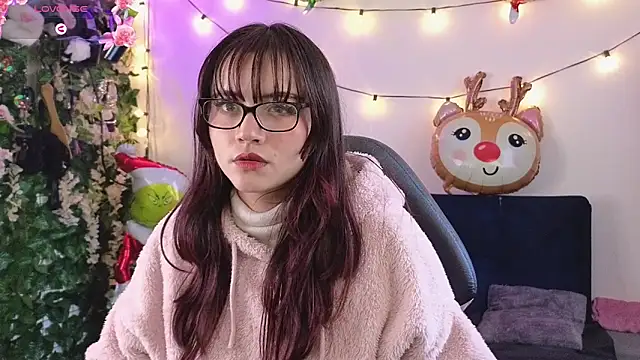 Snapshot of MiaVelvetDoll chatting on December 2025 02:21:01 PM MiaVelvetDoll online show from December 2025 02:21:01 PM