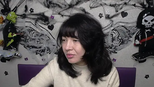 Snapshot of SelenaFly chatting on October 2025 06:03:02 AM SelenaFly online show from October 2025 06:03:02 AM