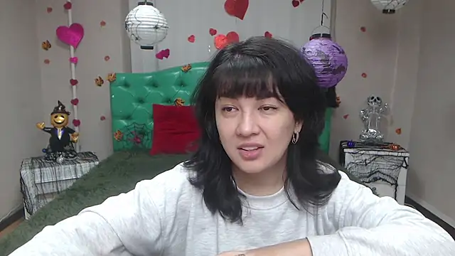 Snapshot of SelenaFly chatting on November 2025 06:24:02 AM SelenaFly online show from November 2025 06:24:02 AM