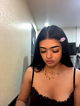 Snapshot of EmmaStonns chatting on October 2025 07:52:01 PM EmmaStonns online show from October 2025 07:52:01 PM