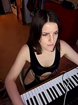 Snapshot of BelleFelicitas chatting on November 2025 05:11:01 PM BelleFelicitas online show from November 2025 05:11:01 PM