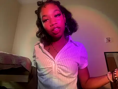 Snapshot of luvrgrllani chatting on September 2025 08:54:02 PM luvrgrllani online show from September 2025 08:54:02 PM