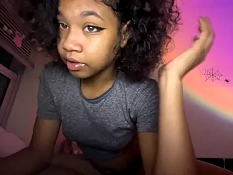 Snapshot of luvrgrllani chatting on November 2025 07:44:01 AM luvrgrllani online show from November 2025 07:44:01 AM