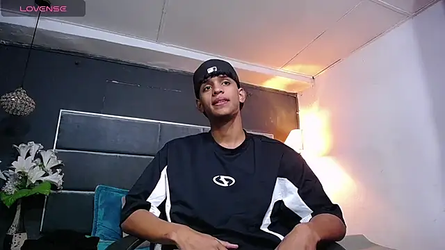 Snapshot of jhos_padill chatting on November 2025 01:43:01 PM jhos padill online show from November 2025 01:43:01 PM