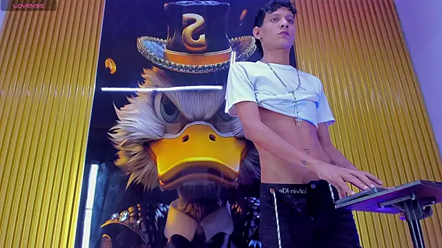 Snapshot of imperial_boys chatting on October 2025 12:02:02 PM imperial boys online show from October 2025 12:02:02 PM