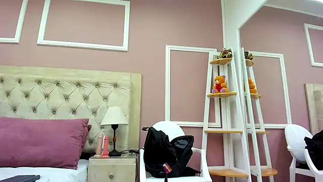 merlyaluna online show from September 2025 09:59:02 PM