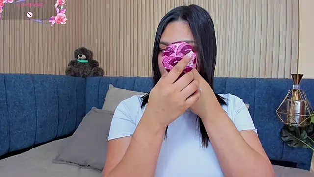 angel ponce online show from December 2025 07:11:01 PM